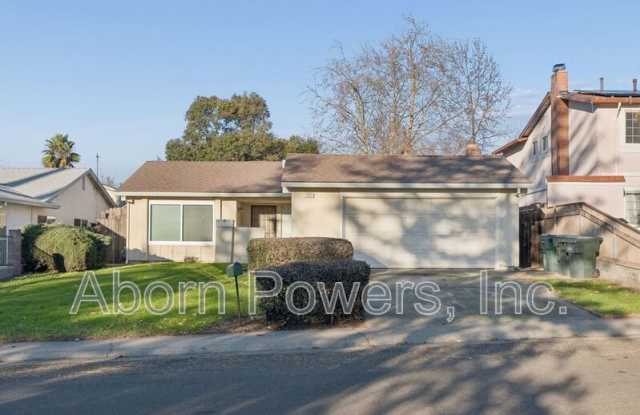 7025 Catamaran photos photos