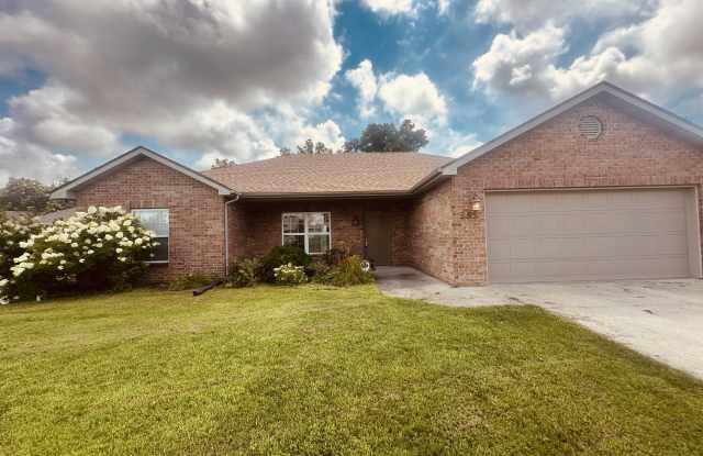 285 Brookstone Dr - 285 Brookstone Drive, Holts Summit, MO 65043