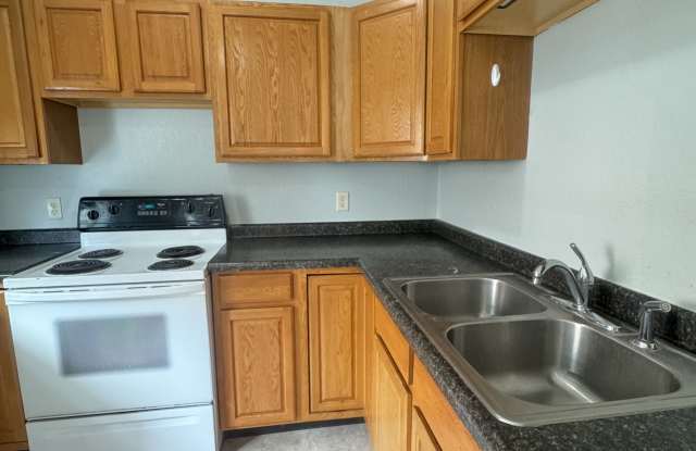 907 W 3rd St photos photos