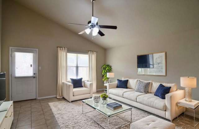 1735 Emerald Edge Gallery 3