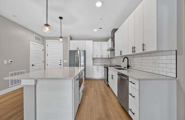 East Austin 2 bedroom Condo w/ Fenced In Yard! Gallery 4