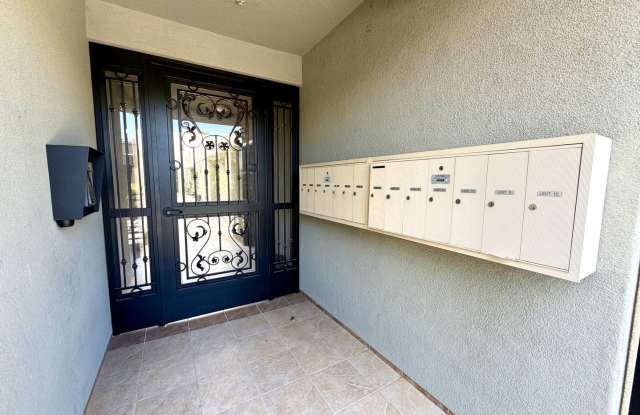 Fabulous 3Bed 2.5bath North Hollywood Condo! Gallery 1