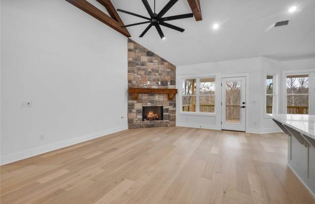 738 Cardin Spur Gallery 3