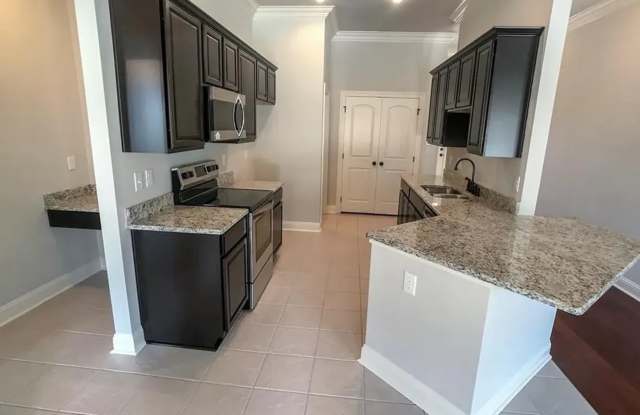 Stoner Hill 3 Bdrm, 2 Bath Gallery 4