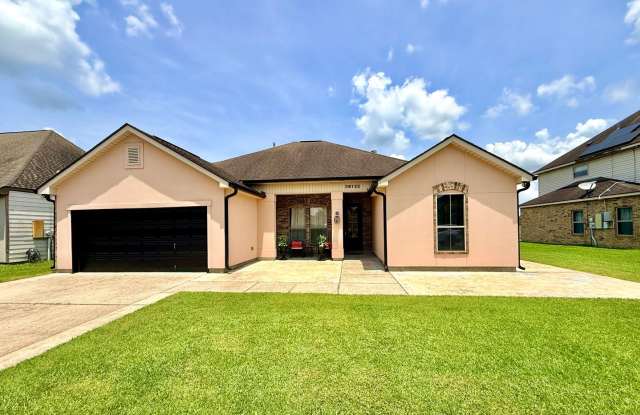 Beautiful 4BR Home with Scenic Lake View Backyard photos photos