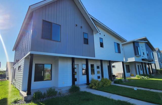 1002 Rosa Way - 1 photos photos