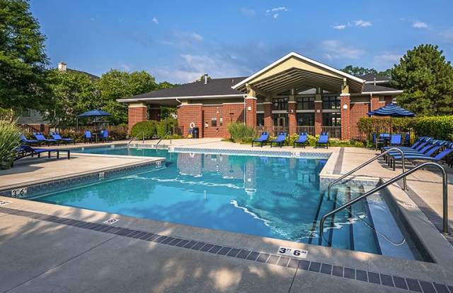 Woodlake Apartments Gallery 2