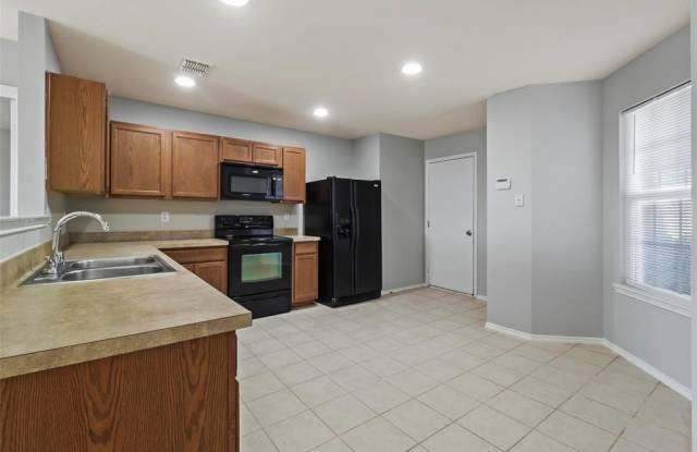 2900 Saddle Drive Gallery 4