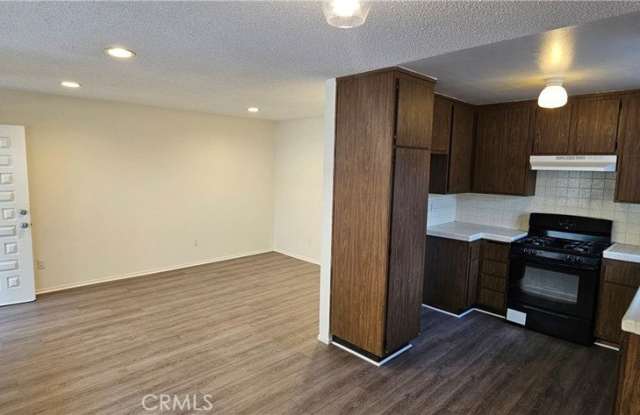 614 S Lake Street photos photos