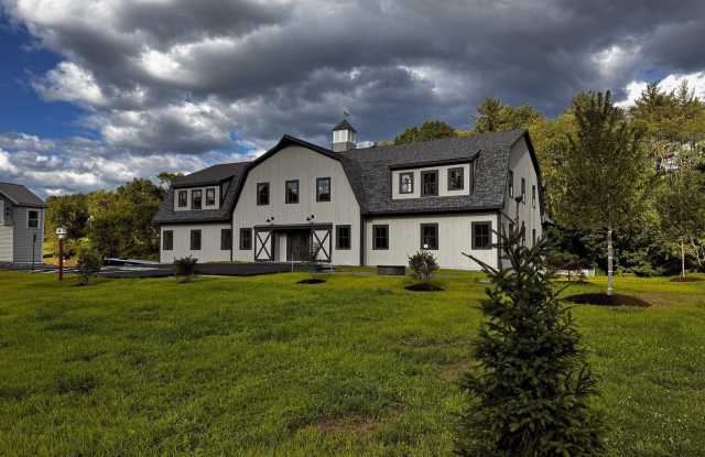 48 Della Street photos photos