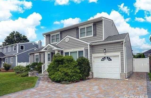 16 Hollyberry Road photos photos