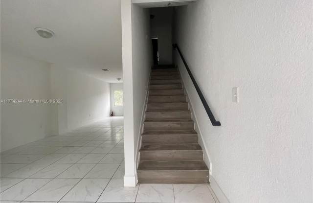 475 NW 83rd St photos photos