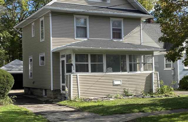 226 N Clemens Ave - 226 North Clemens Avenue, Lansing, MI 48912