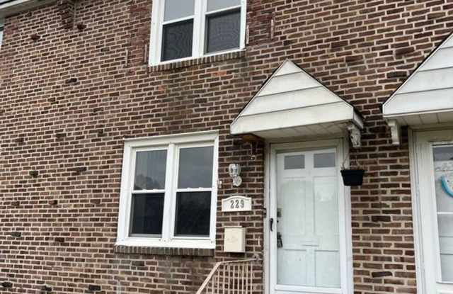 Beautiful 3 Bedroom, 1 Bath in Glenolden - 229 Spruce Street, Delaware County, PA 19036