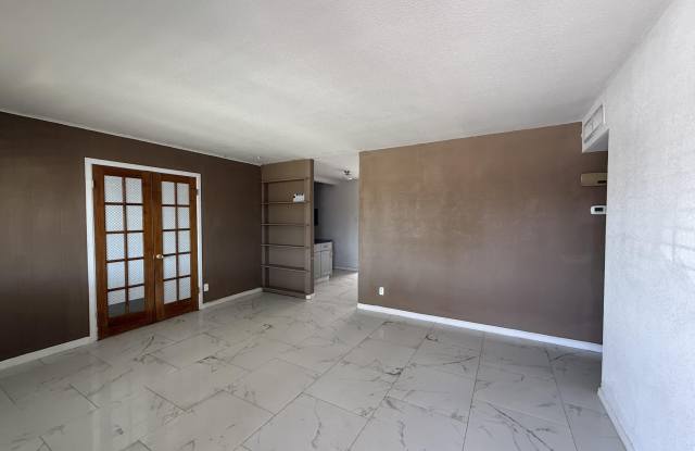 5725 WREN Avenue Gallery 4