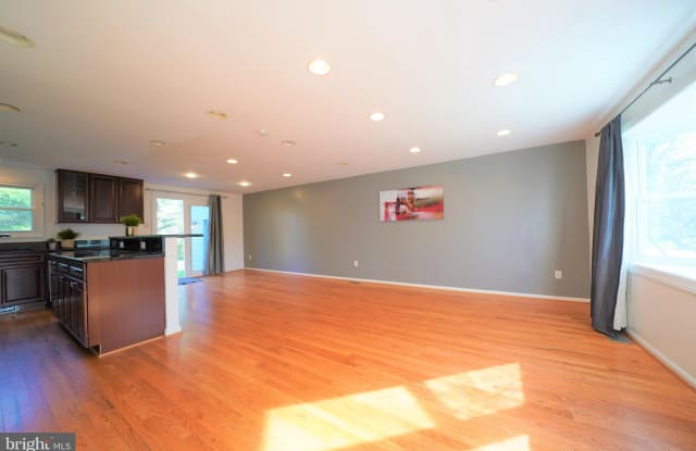 2653 FANIEUL HALL COURT - 2653 Fanieul Hall Court, Franklin Farm, VA 20171