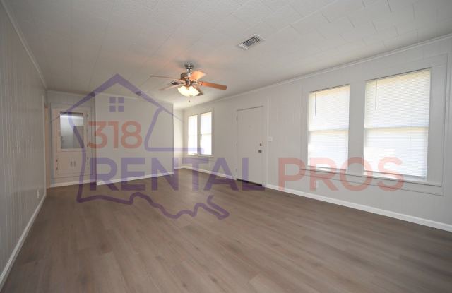 Updated 3 Bed 2 Bath Home! Gallery 4
