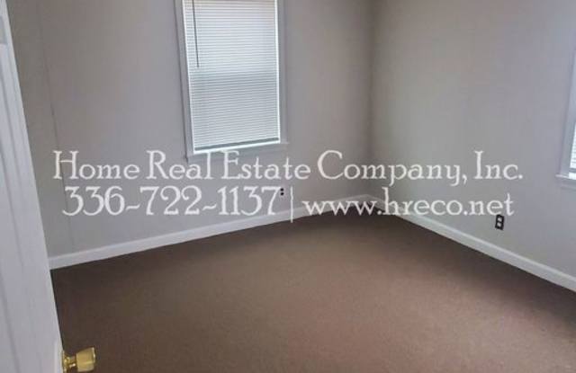 Cambridge Apartments | 2332 N. Cherry Street Apt A Gallery 3