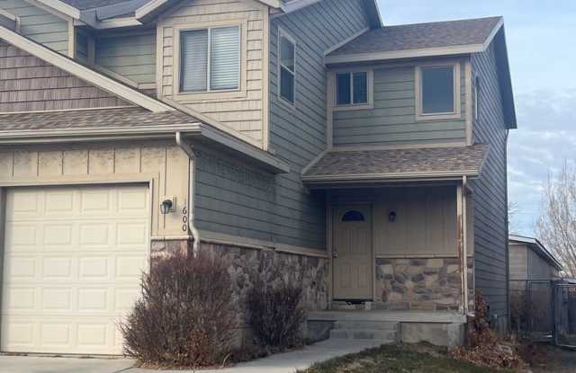 3 Bed 2.5 Bath Townhome in Vernal!! photos photos