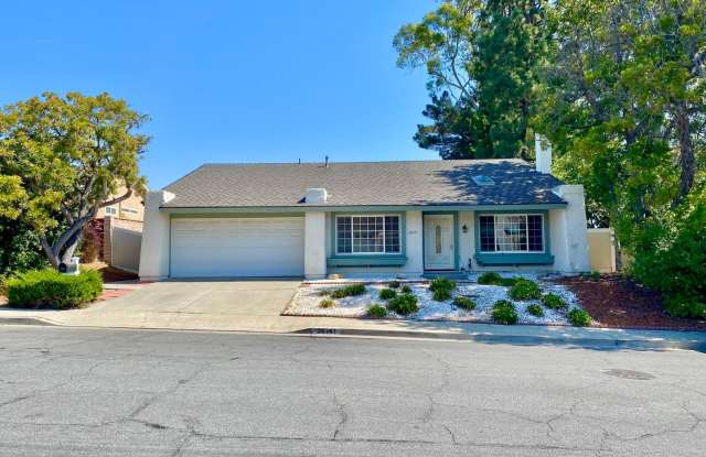 Amazing 4-bedroom home with a view, Available NOW! photos photos
