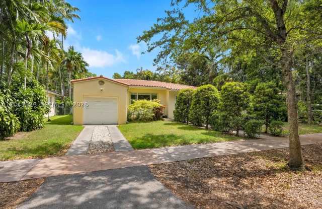 829 Medina Ave photos photos