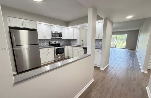 901 SW 128th Ave photos photos