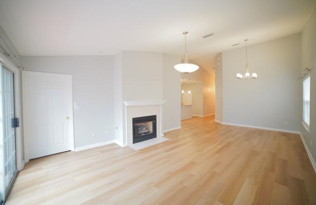 3 Bed / 2 Bath Townhome in the Villages at Maclay! Gallery 4