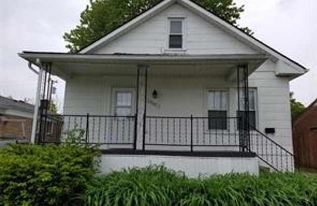 Cut 3 bedroom bungalow W/ appliances included Section 8 Accepted photos photos