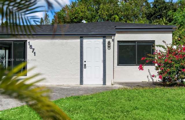 1671 NE 174th St photos photos