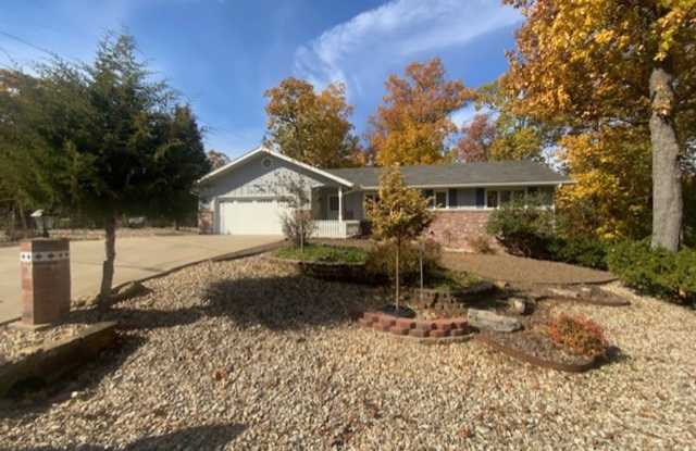 Spacious 2 bedroom Bella Vista! - 1 Lacock Lane, Bella Vista, AR 72714