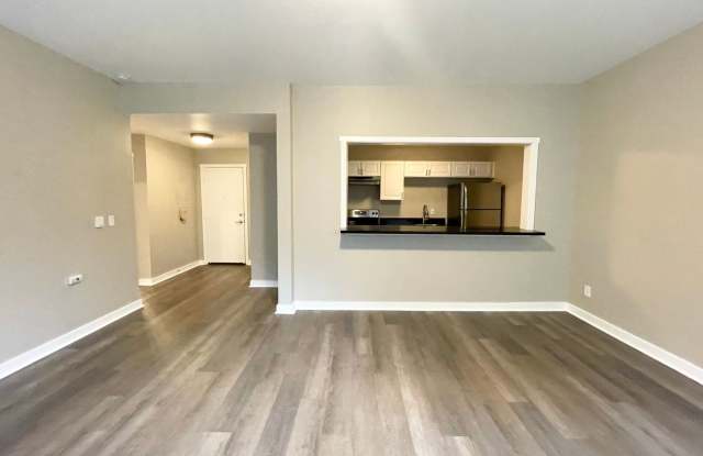 Clairemont Apartments Gallery 1