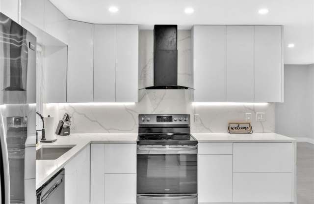 4925 Polk St photos photos