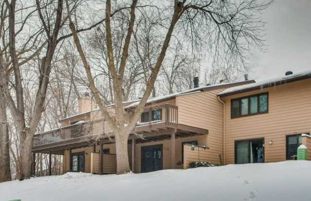 Maple Grove Townhome - 483 West Eagle Lake Drive, Maple Grove, MN 55369
