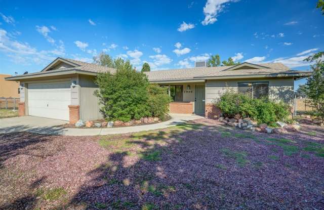 3 Bedroom / 2 Bath home in Prescott Valley for Rent! Gallery 1