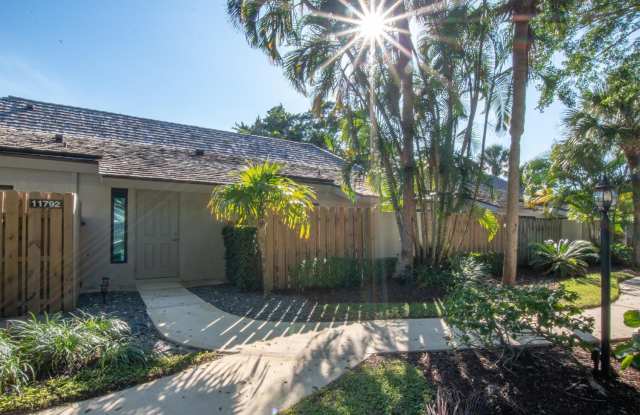 11792 Wimbledon Circle Gallery 2