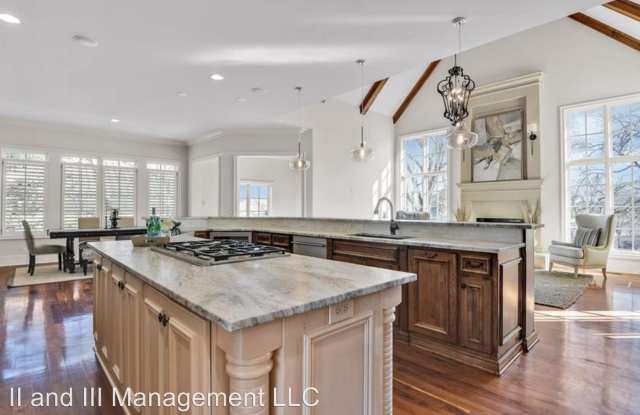 13921 Canterbury Cir Gallery 4