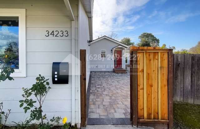34233 Auckland Pl Gallery 2