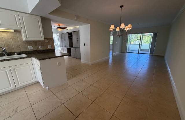 4925 SANDRA BAY Gallery 4