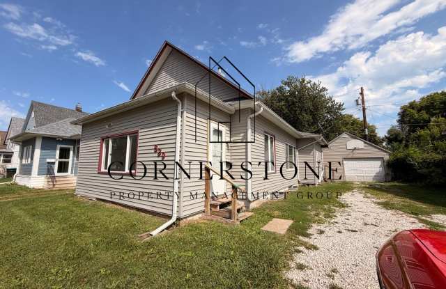 4 bedroom with updates! $1400 photos photos 4 bedroom with updates! $1400 photos photos