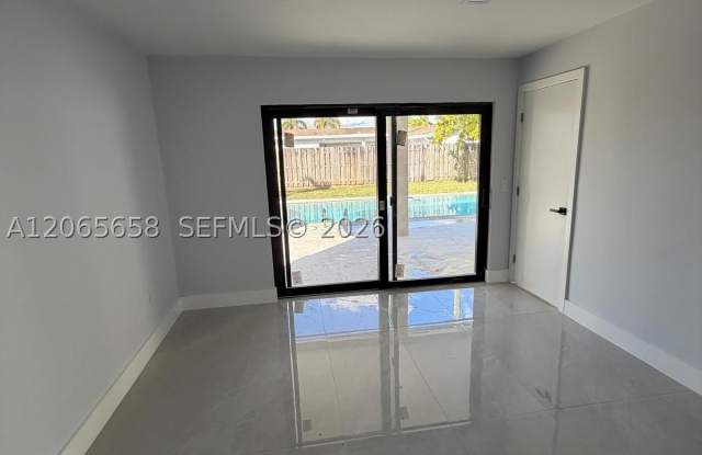 10581 NW 28th Mnr Gallery 2