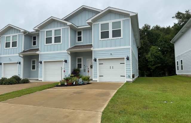 Pensacola - Admirals Quarters - 3 bedroom, 2.5 bathroom w/ community pool photos photos