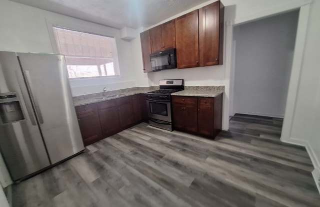 320 W 16th St photos photos