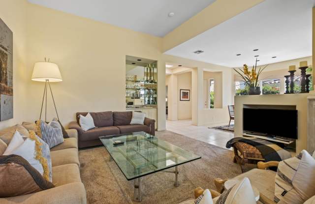 461 Desert Holly Drive Gallery 4