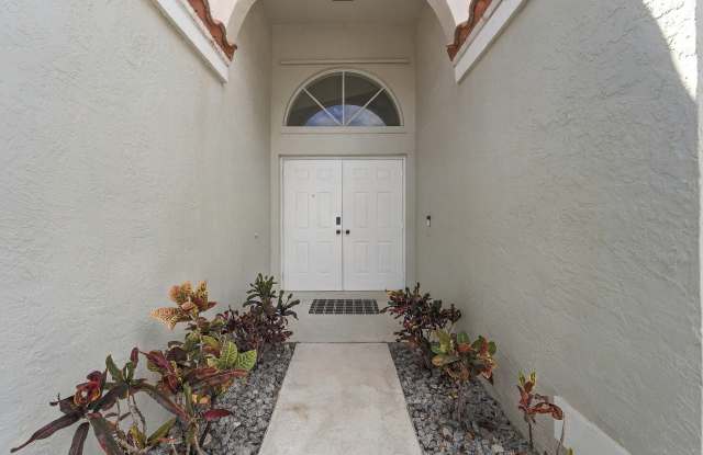1317 Fairfax Circle E Gallery 4