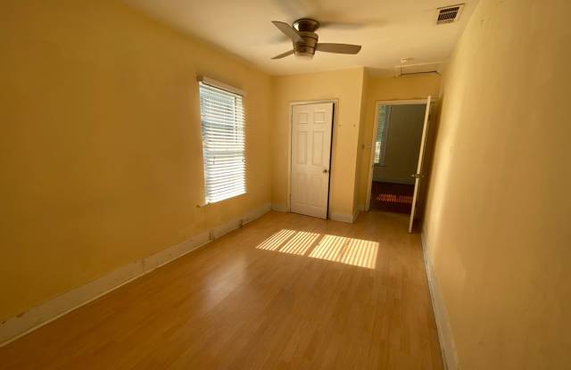 Charming  Updated 3 BR / 2 BA House Downtown  Walking Distance to the University of TX / Wood Floors photos photos