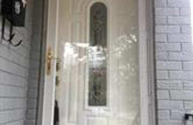 7704 CAYUGA AVE. Gallery 3