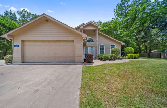 500 E Cobb - 500 E Cobb St, Groesbeck, TX 76642