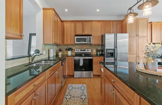 315 W River Parkway Gallery 2