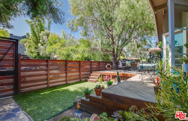 565 WESTMINSTER Avenue - 565 Westminster Avenue, Los Angeles, CA 90291