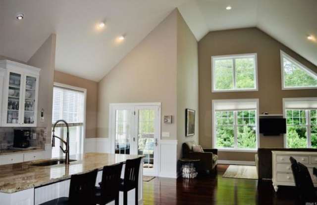 2612 East Nora Hill Drive Gallery 2